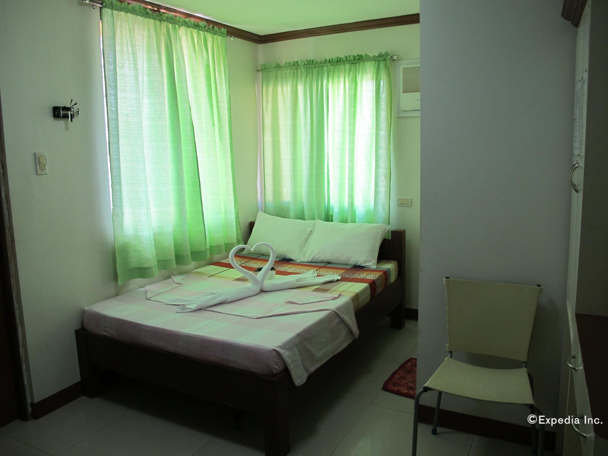 Sea Jewel Beach Resort Puerto Galera Exterior photo