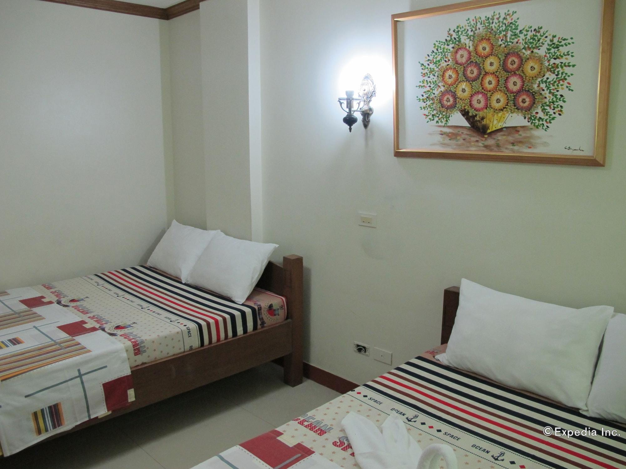 Sea Jewel Beach Resort Puerto Galera Exterior photo