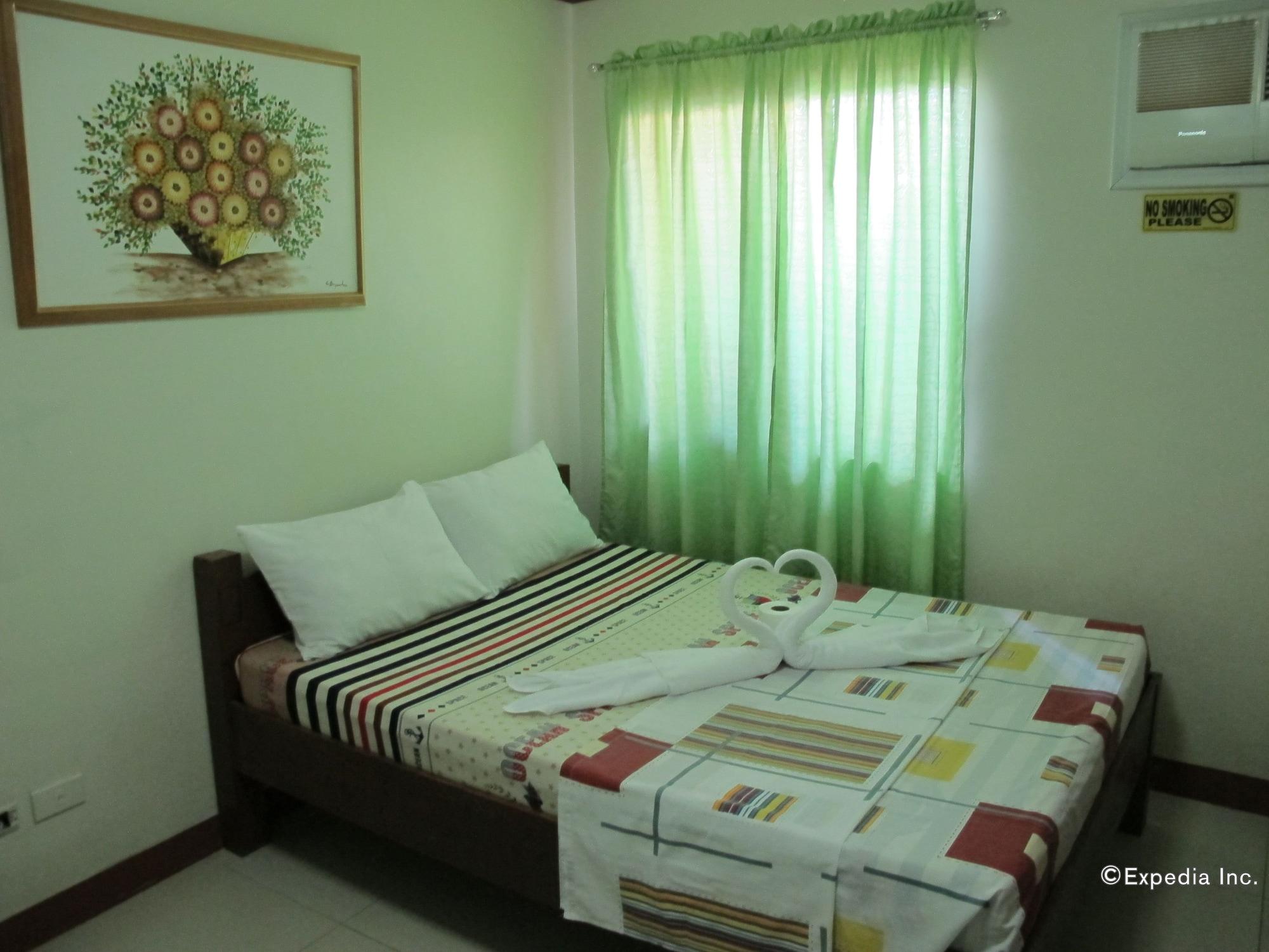 Sea Jewel Beach Resort Puerto Galera Exterior photo