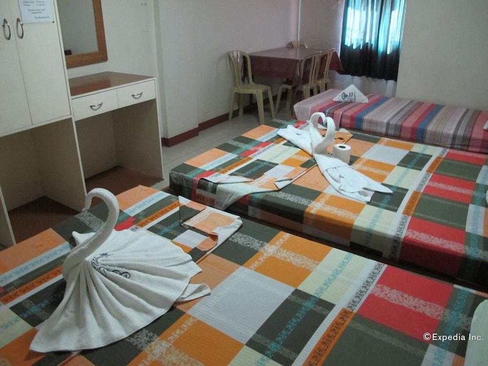 Sea Jewel Beach Resort Puerto Galera Exterior photo