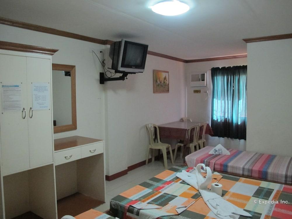 Sea Jewel Beach Resort Puerto Galera Exterior photo
