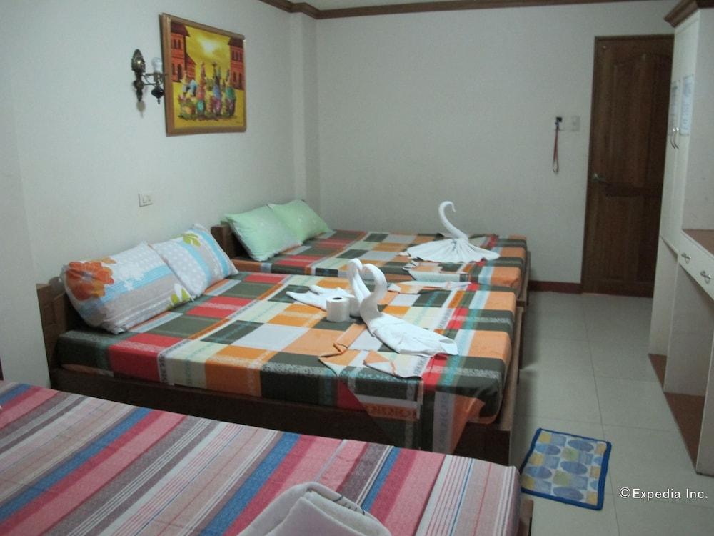 Sea Jewel Beach Resort Puerto Galera Exterior photo
