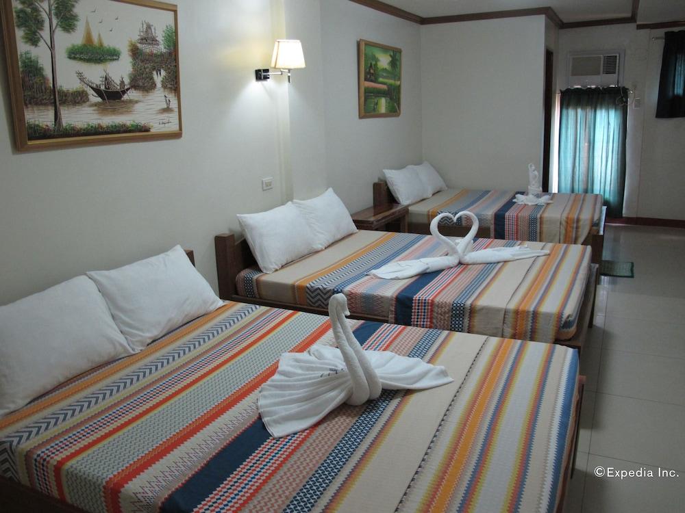 Sea Jewel Beach Resort Puerto Galera Exterior photo