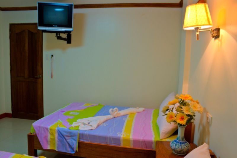 Sea Jewel Beach Resort Puerto Galera Exterior photo