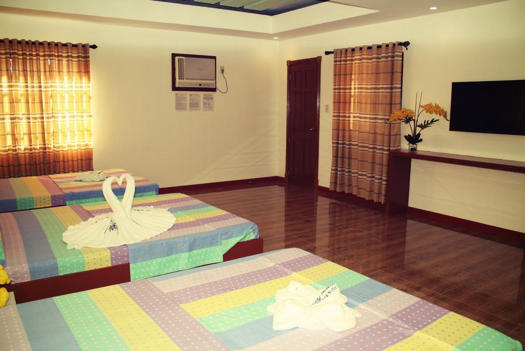 Sea Jewel Beach Resort Puerto Galera Exterior photo