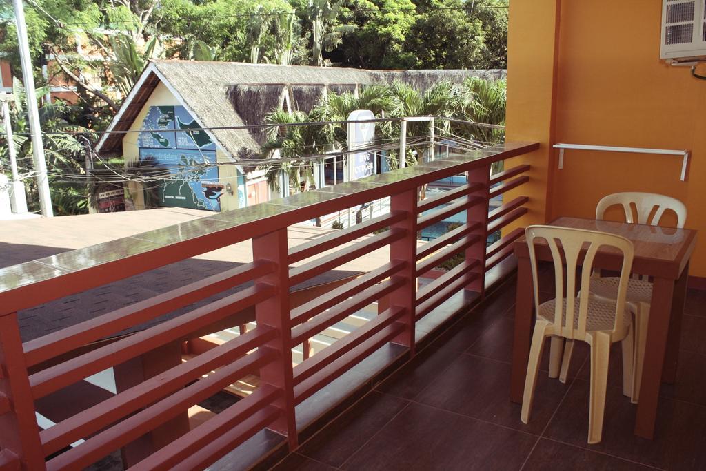Sea Jewel Beach Resort Puerto Galera Exterior photo
