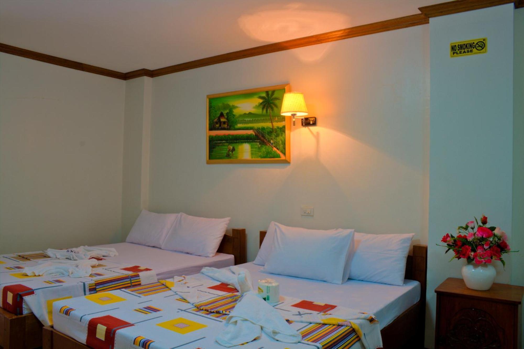 Sea Jewel Beach Resort Puerto Galera Exterior photo