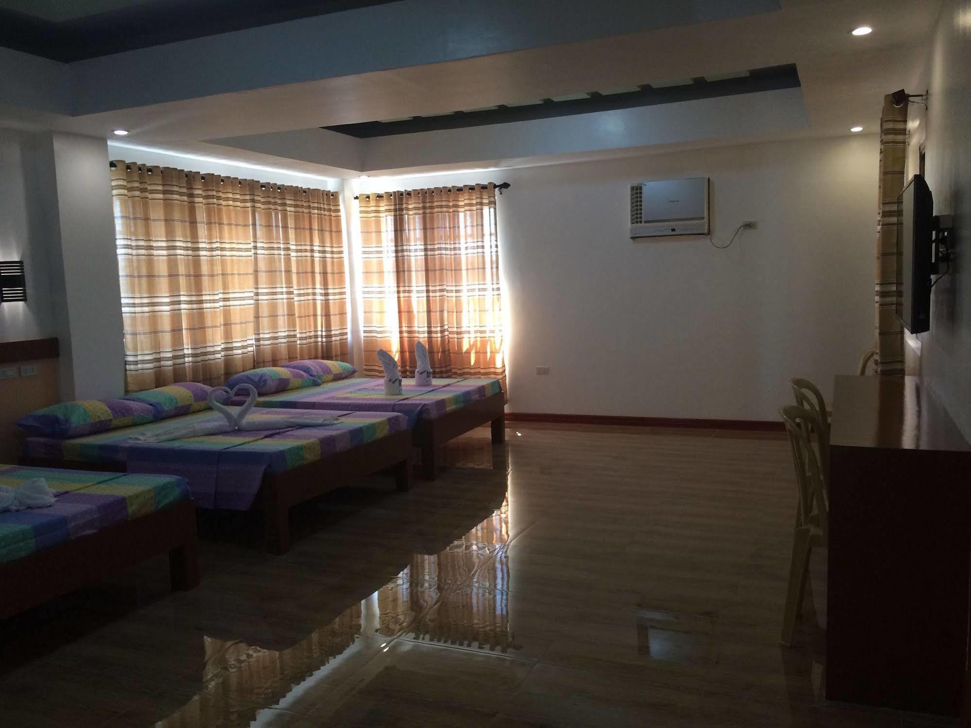 Sea Jewel Beach Resort Puerto Galera Exterior photo