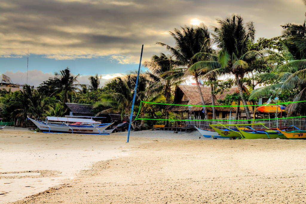 Sea Jewel Beach Resort Puerto Galera Exterior photo